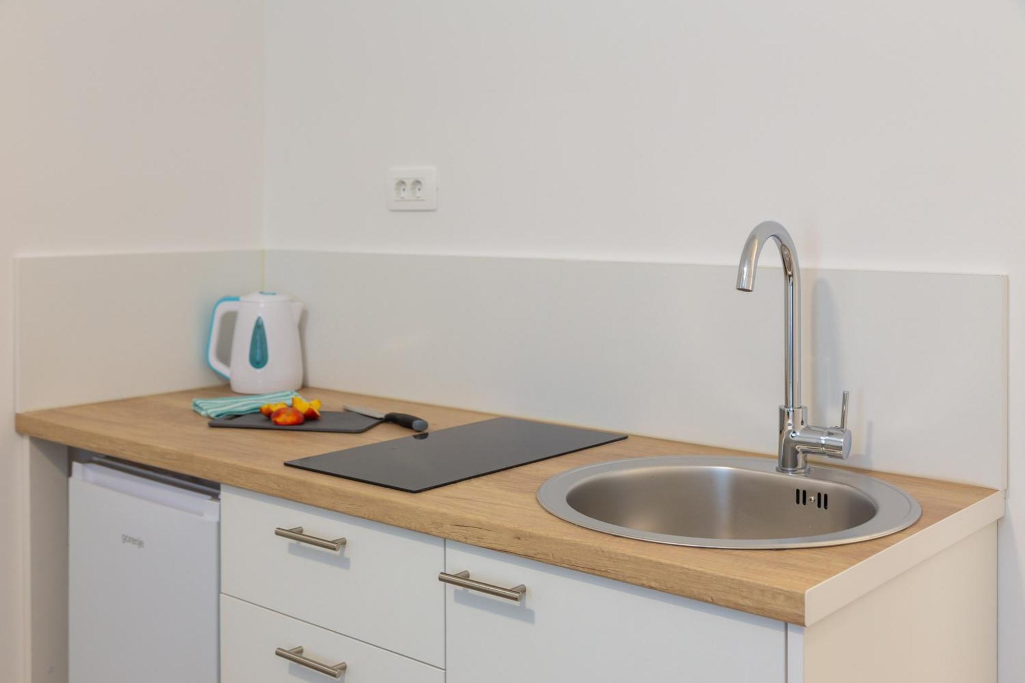 Beachfront Apartments Providenca With Free Parking Makarska Camera foto