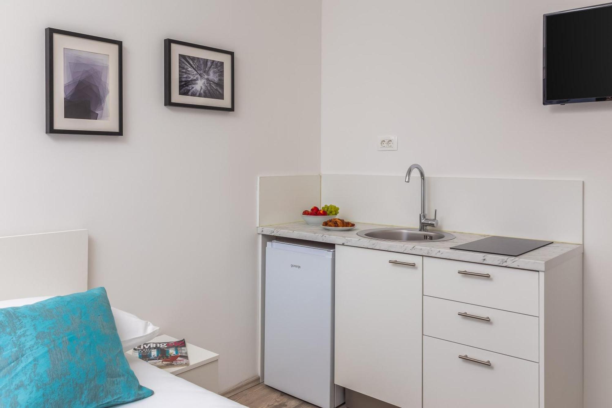 Beachfront Apartments Providenca With Free Parking Makarska Camera foto