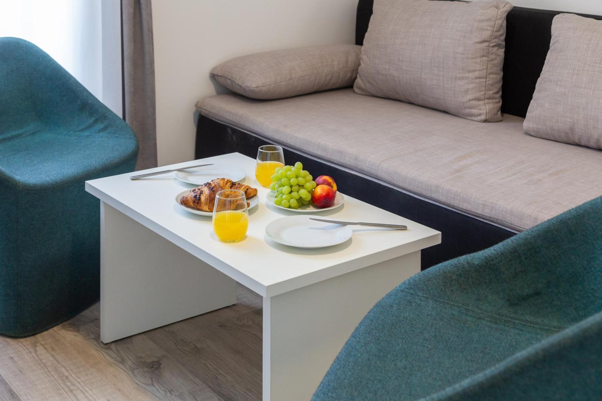 Beachfront Apartments Providenca With Free Parking Makarska Esterno foto