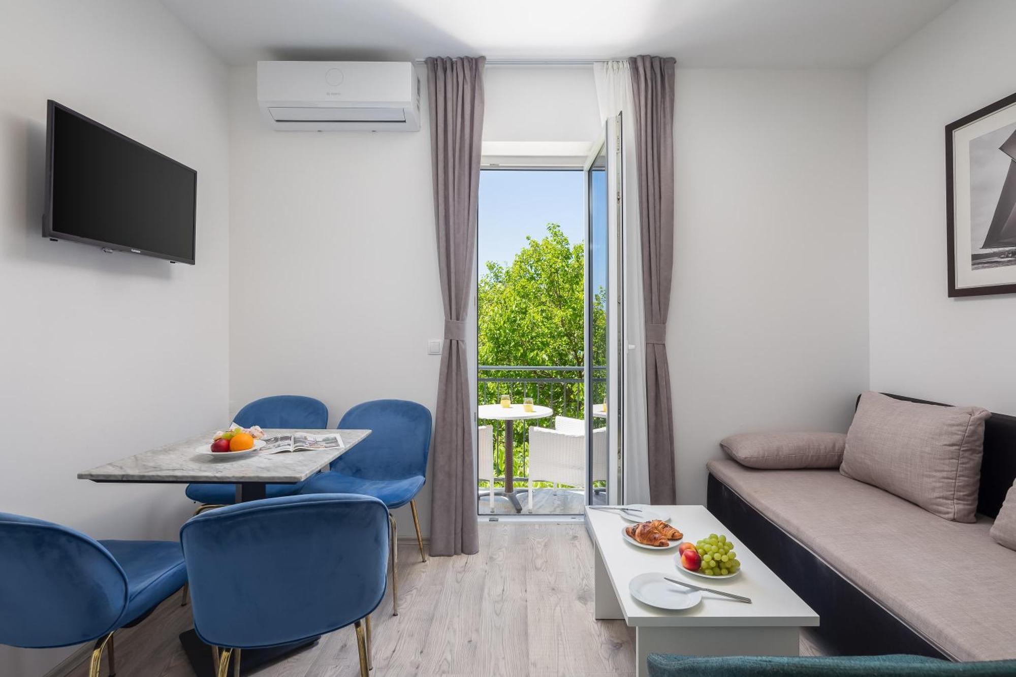 Beachfront Apartments Providenca With Free Parking Makarska Esterno foto