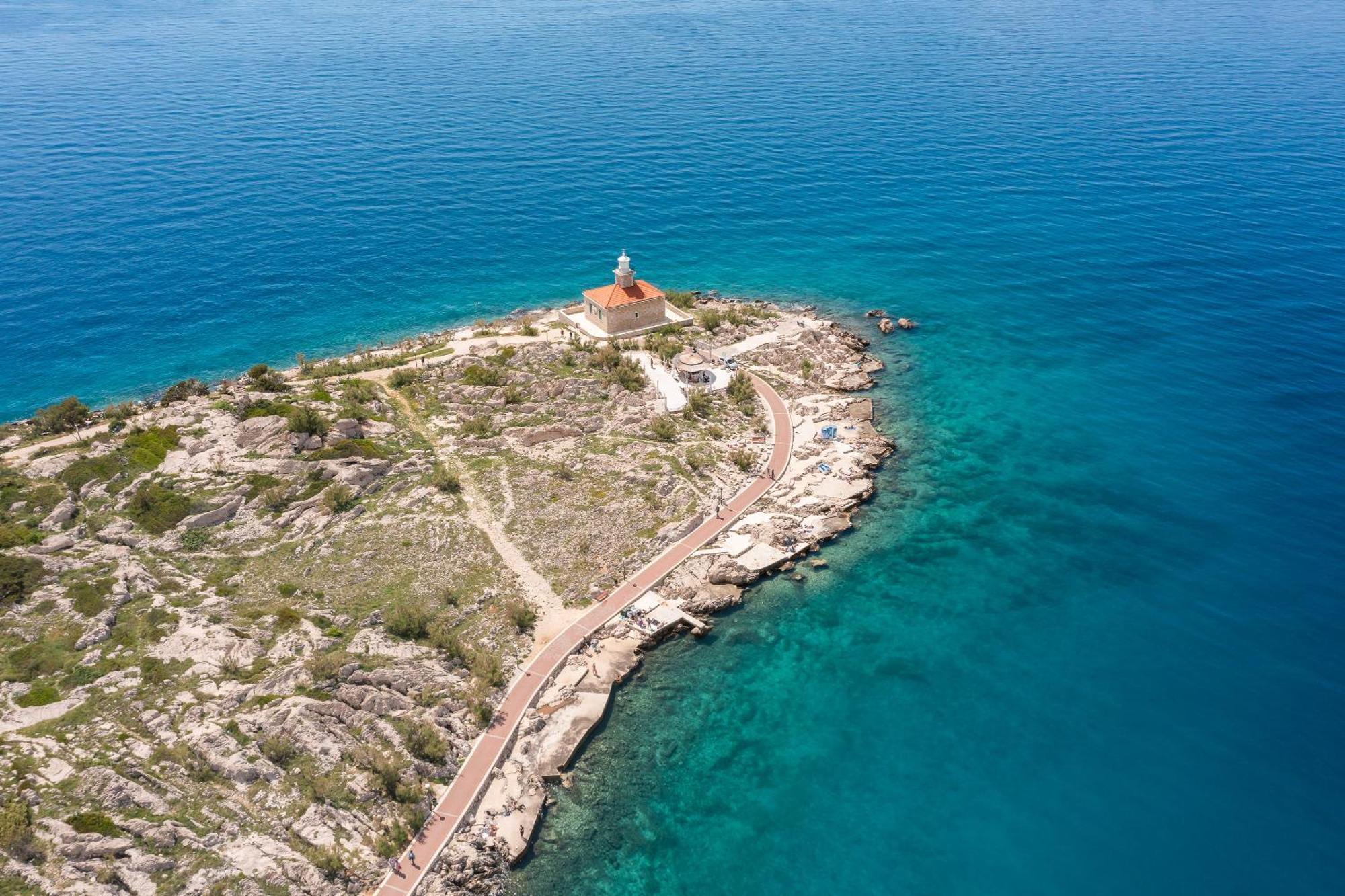 Beachfront Apartments Providenca With Free Parking Makarska Esterno foto