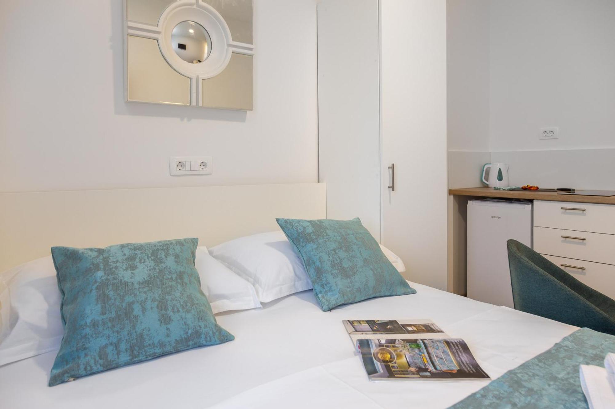 Beachfront Apartments Providenca With Free Parking Makarska Esterno foto