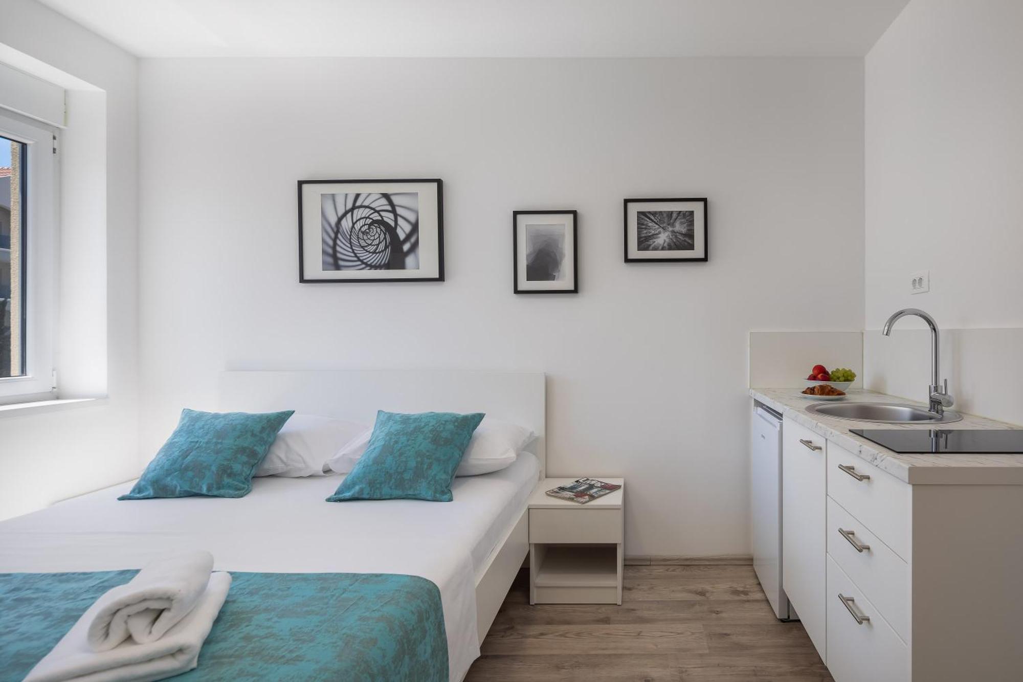 Beachfront Apartments Providenca With Free Parking Makarska Esterno foto