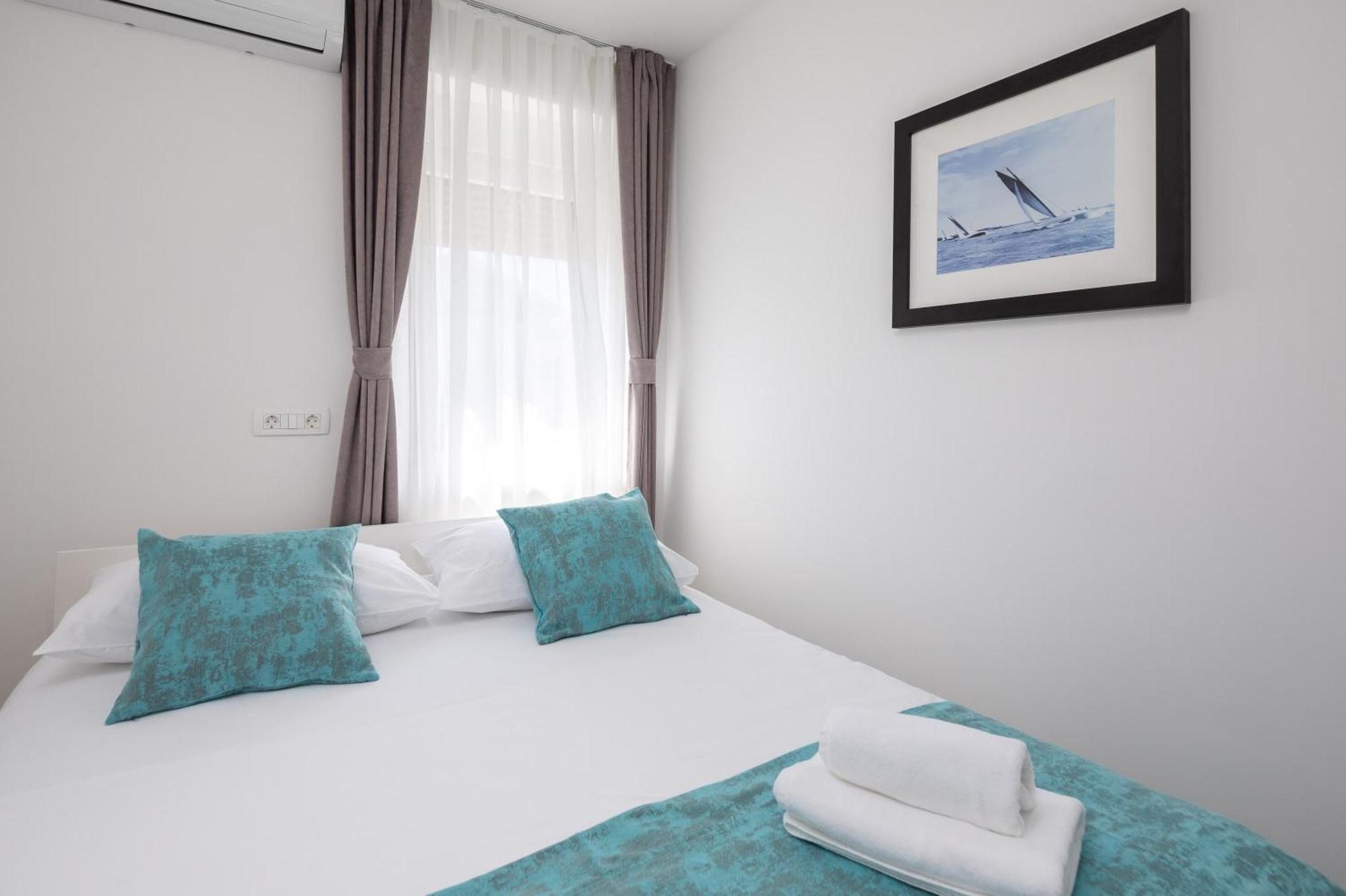 Beachfront Apartments Providenca With Free Parking Makarska Camera foto