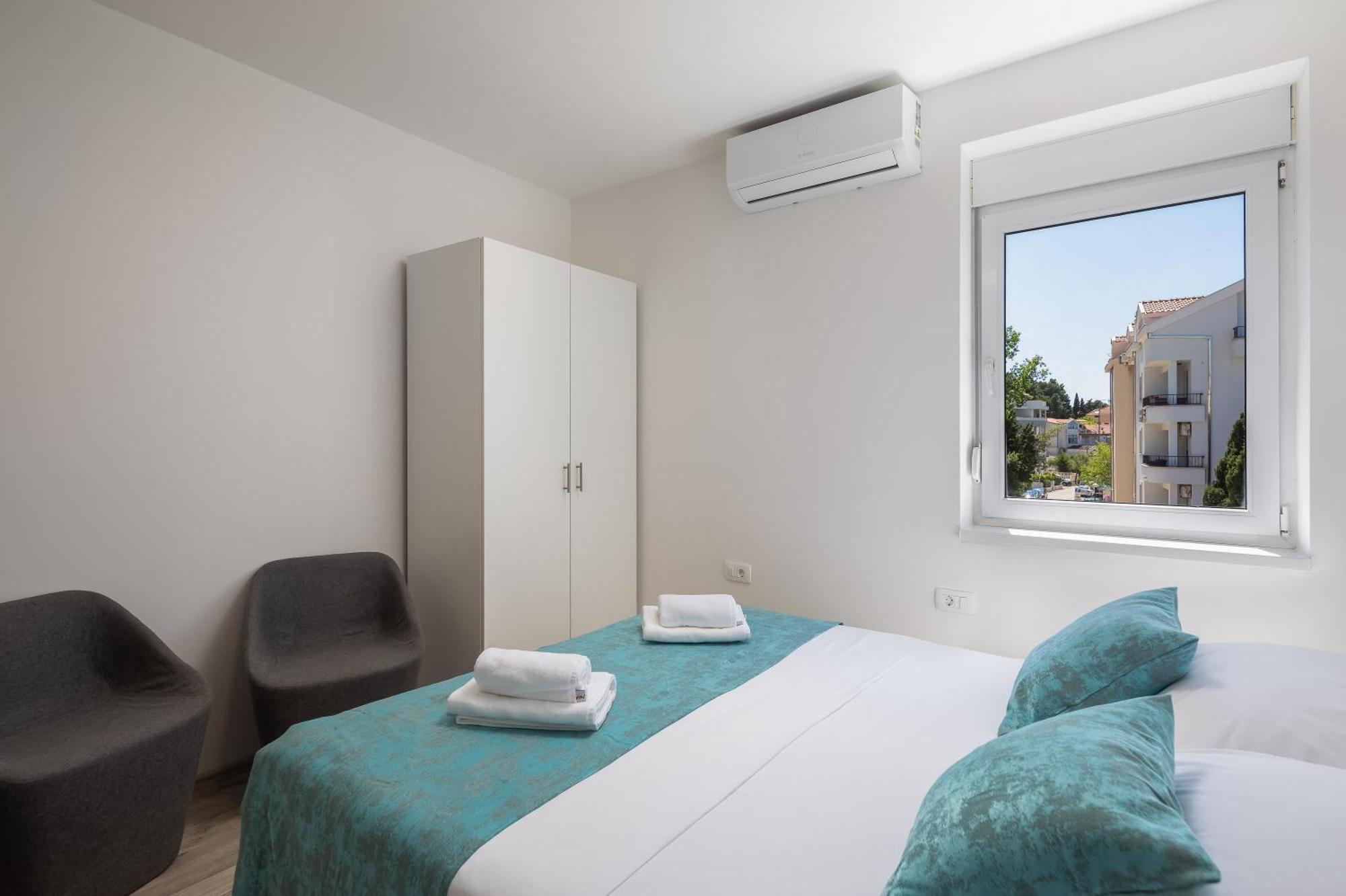 Beachfront Apartments Providenca With Free Parking Makarska Esterno foto