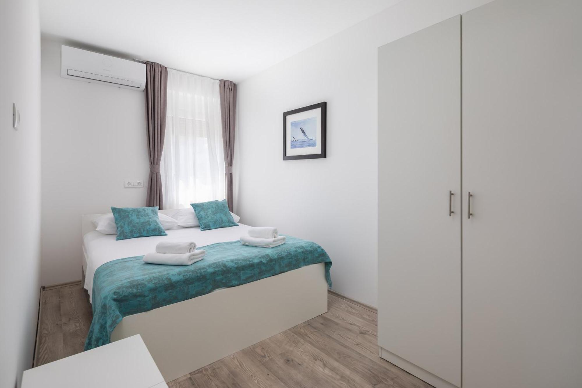 Beachfront Apartments Providenca With Free Parking Makarska Esterno foto