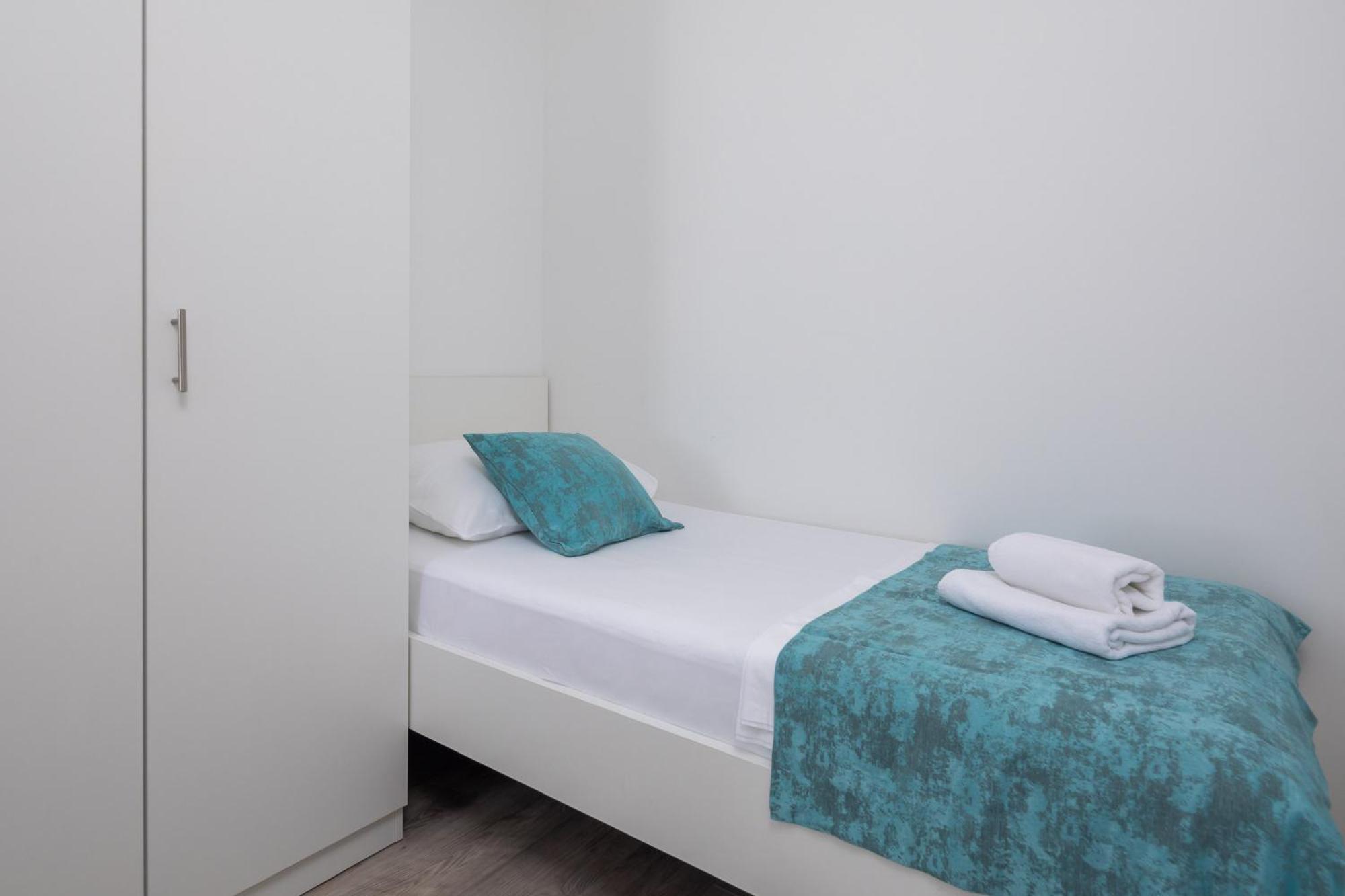 Beachfront Apartments Providenca With Free Parking Makarska Camera foto
