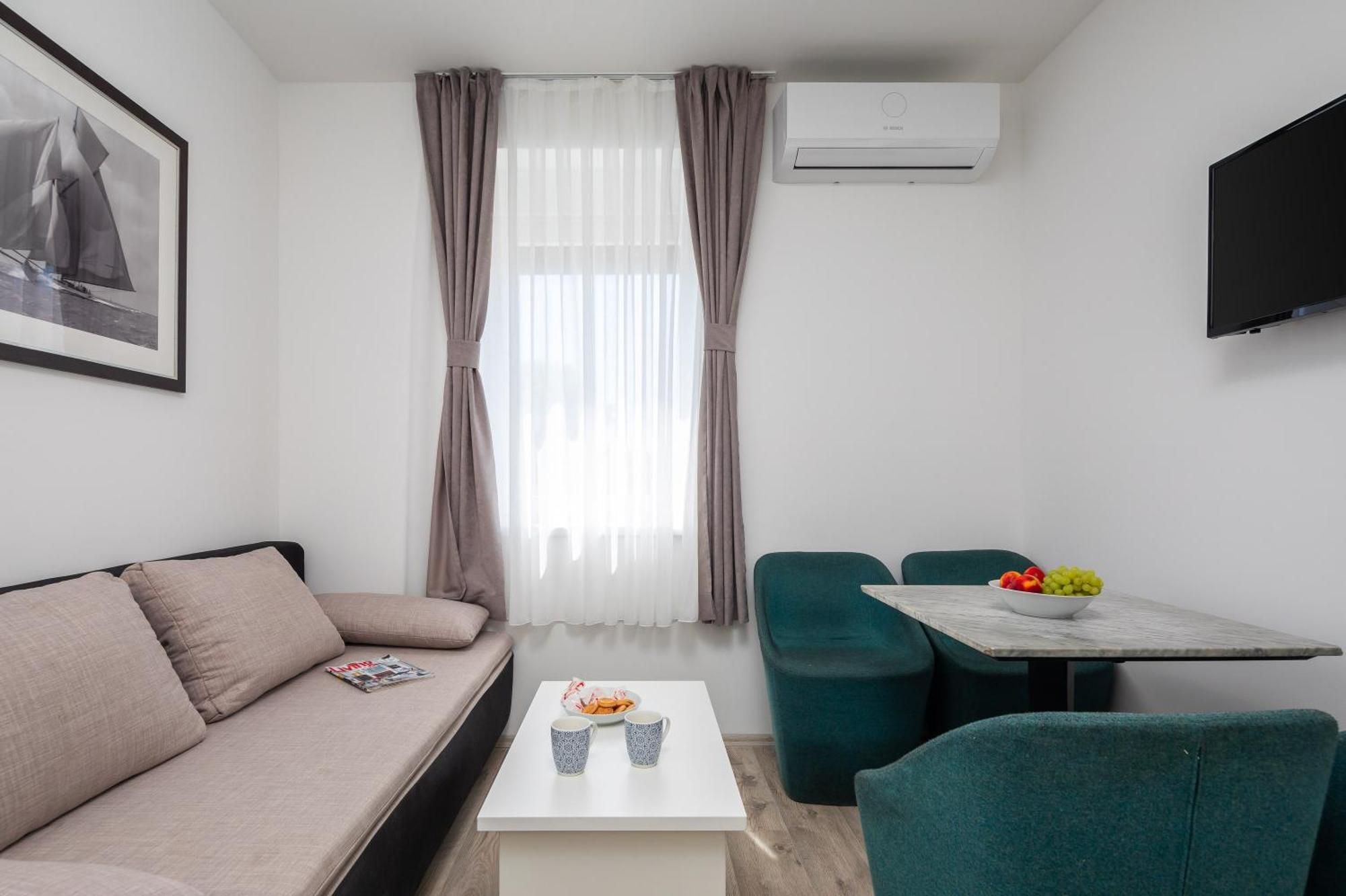 Beachfront Apartments Providenca With Free Parking Makarska Esterno foto