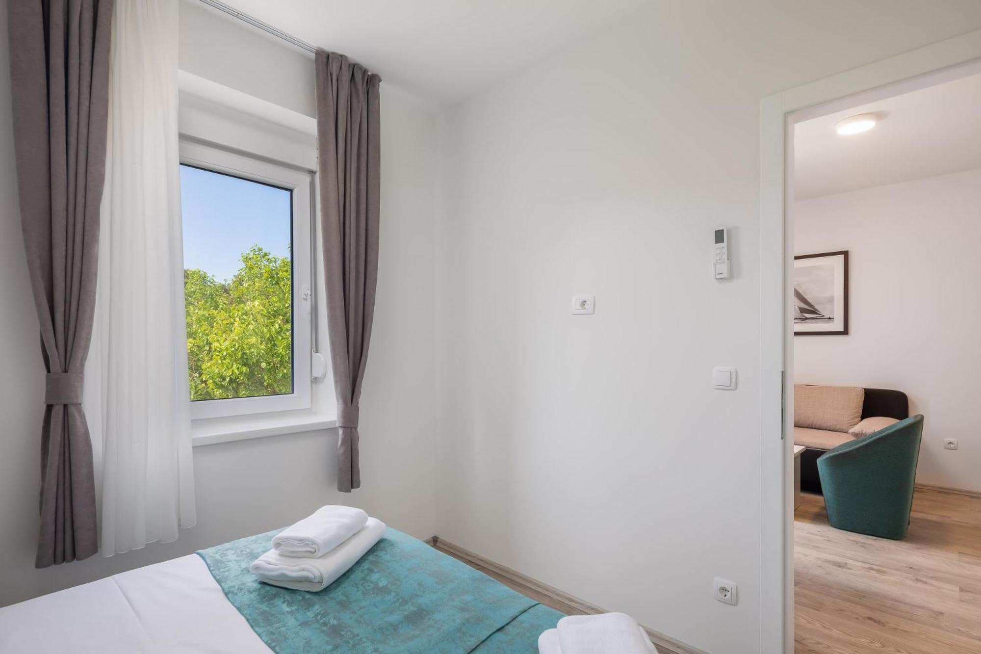Beachfront Apartments Providenca With Free Parking Makarska Esterno foto