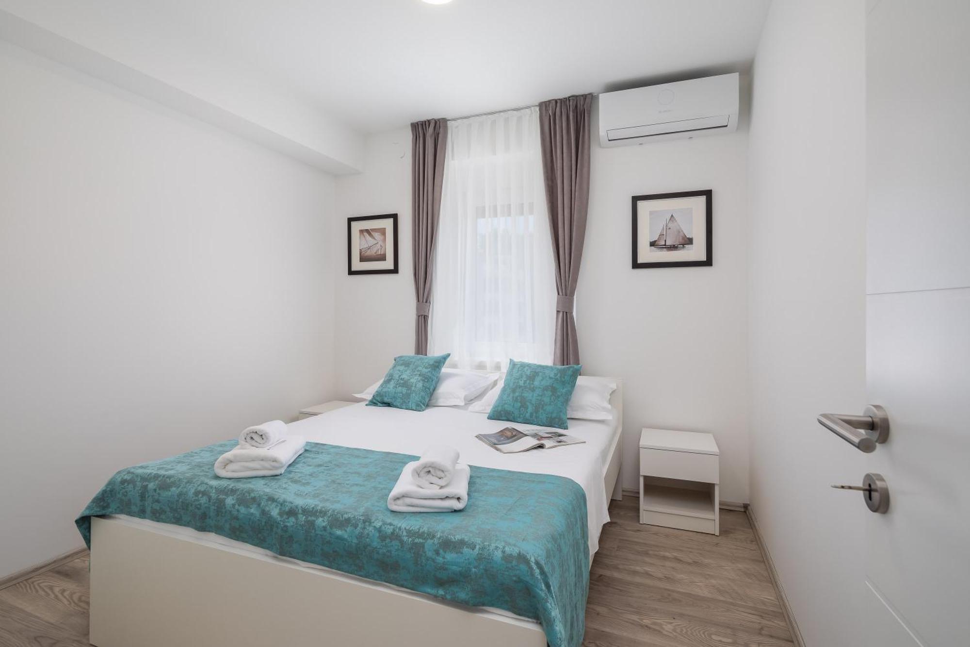 Beachfront Apartments Providenca With Free Parking Makarska Esterno foto