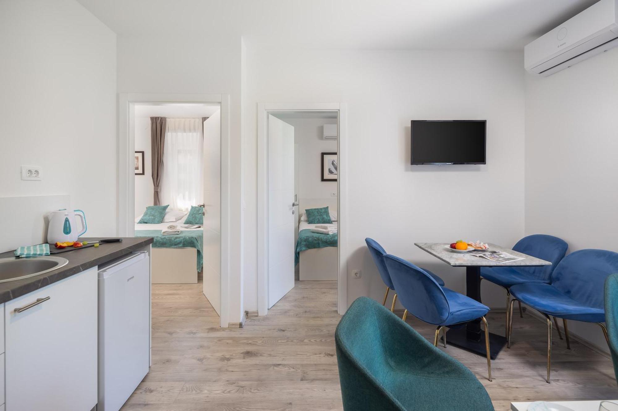 Beachfront Apartments Providenca With Free Parking Makarska Esterno foto