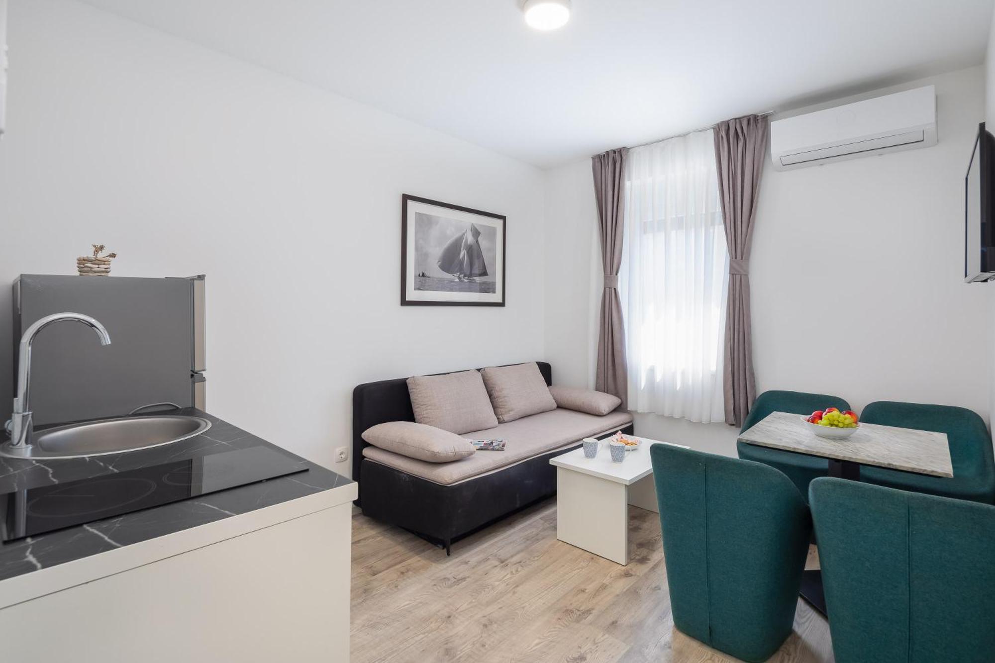 Beachfront Apartments Providenca With Free Parking Makarska Esterno foto
