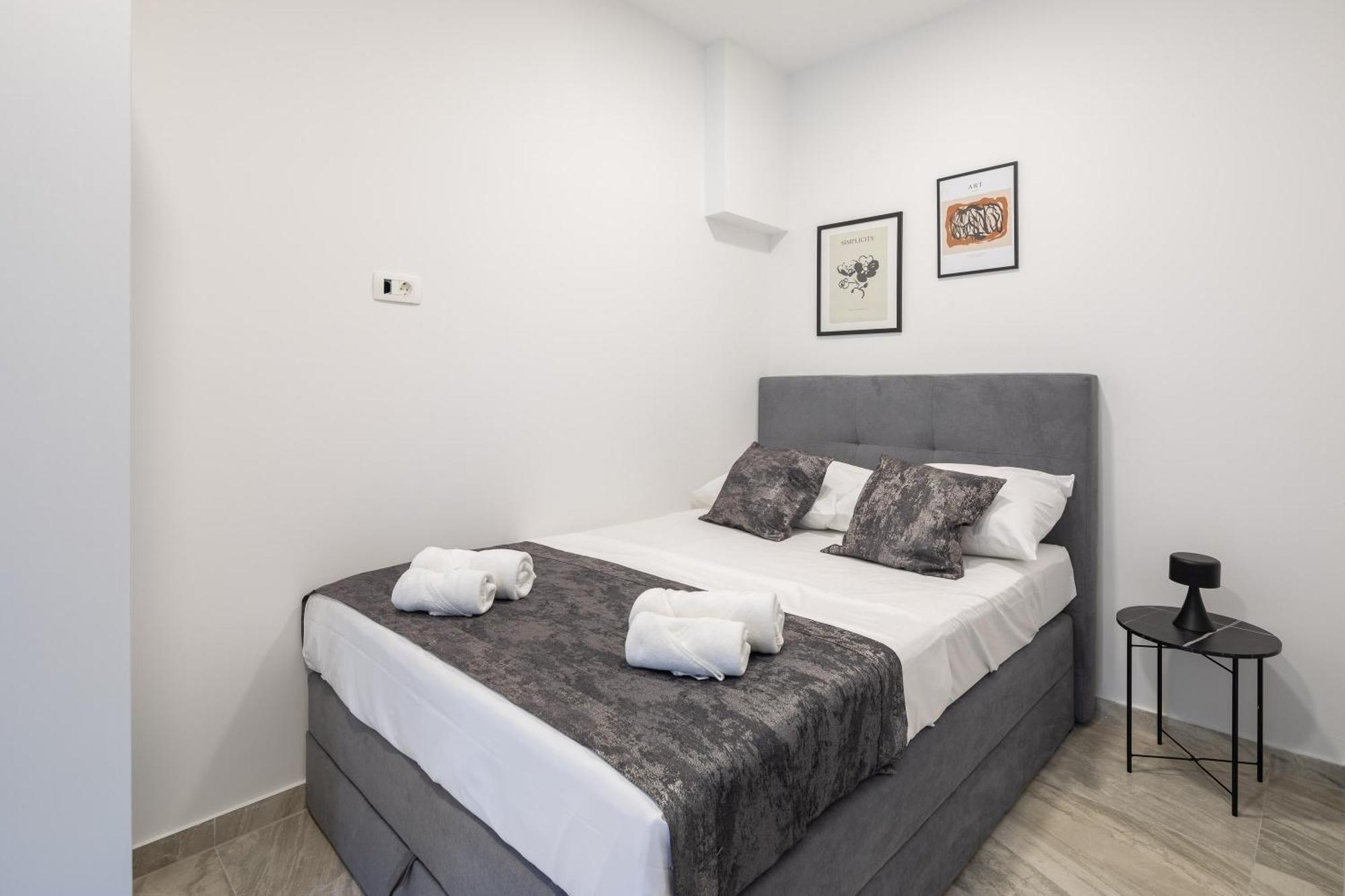 Beachfront Apartments Providenca With Free Parking Makarska Camera foto