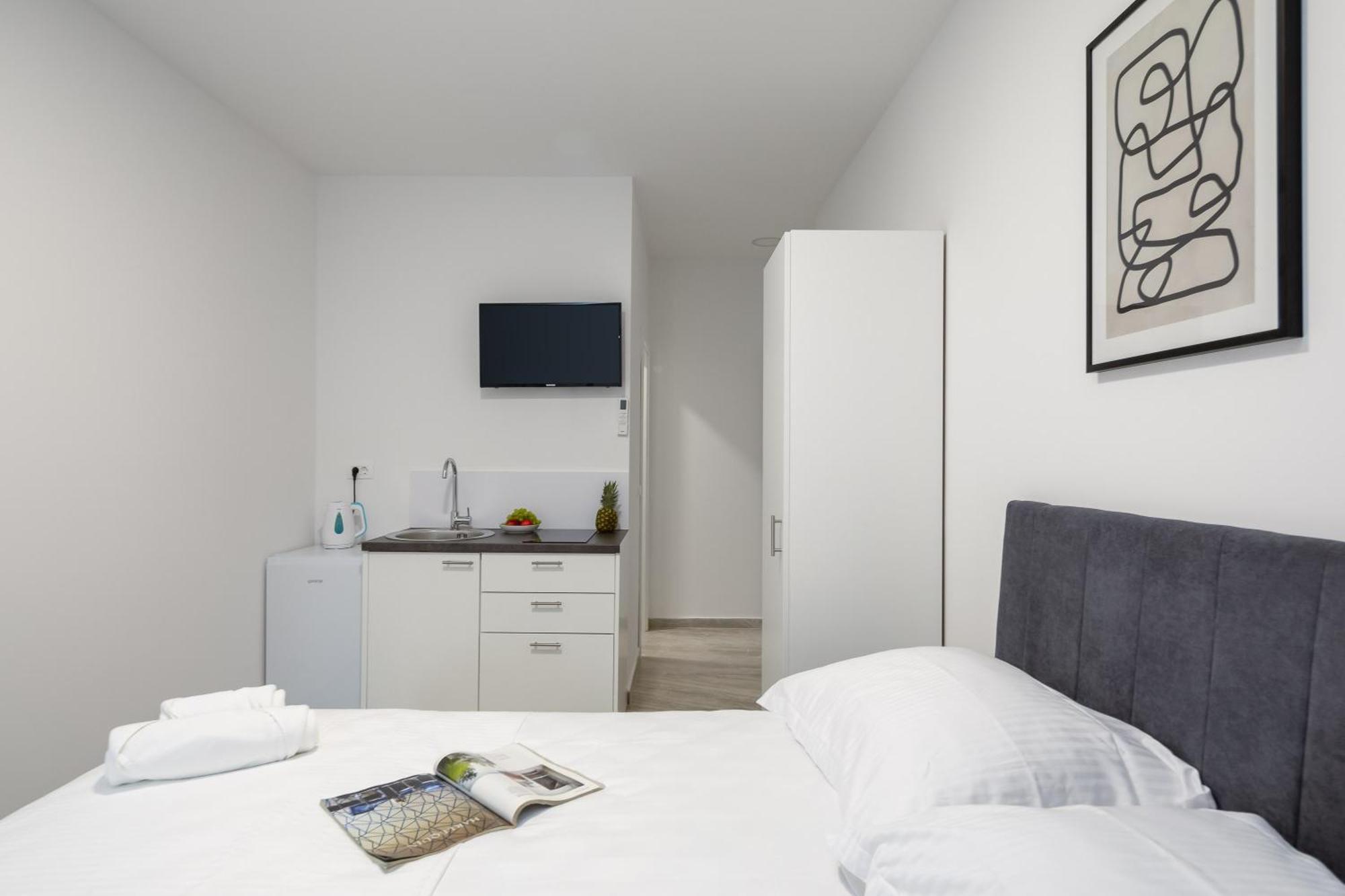 Beachfront Apartments Providenca With Free Parking Makarska Camera foto