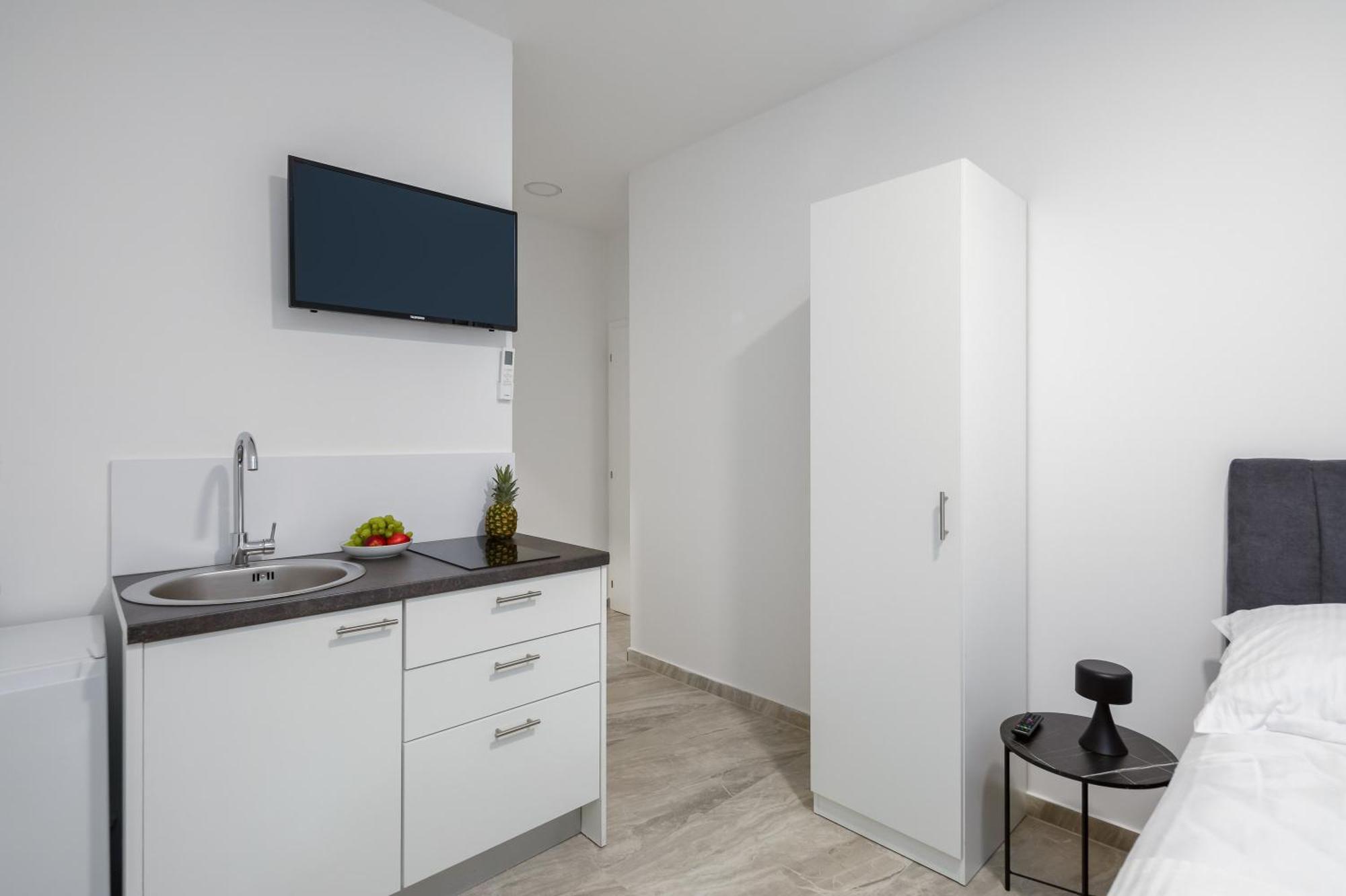 Beachfront Apartments Providenca With Free Parking Makarska Camera foto