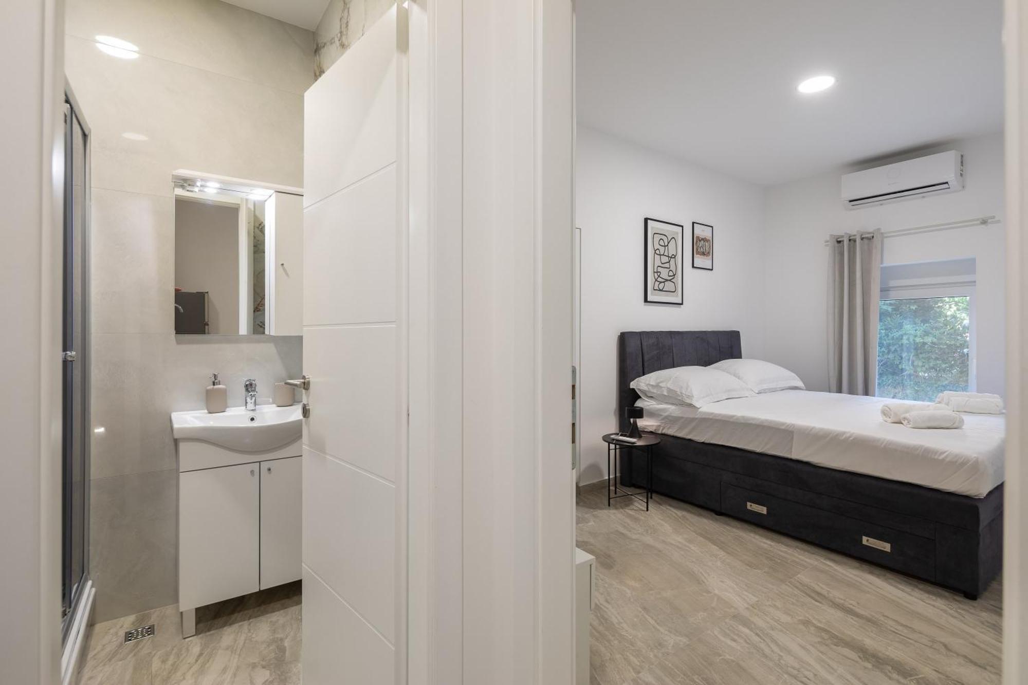 Beachfront Apartments Providenca With Free Parking Makarska Camera foto