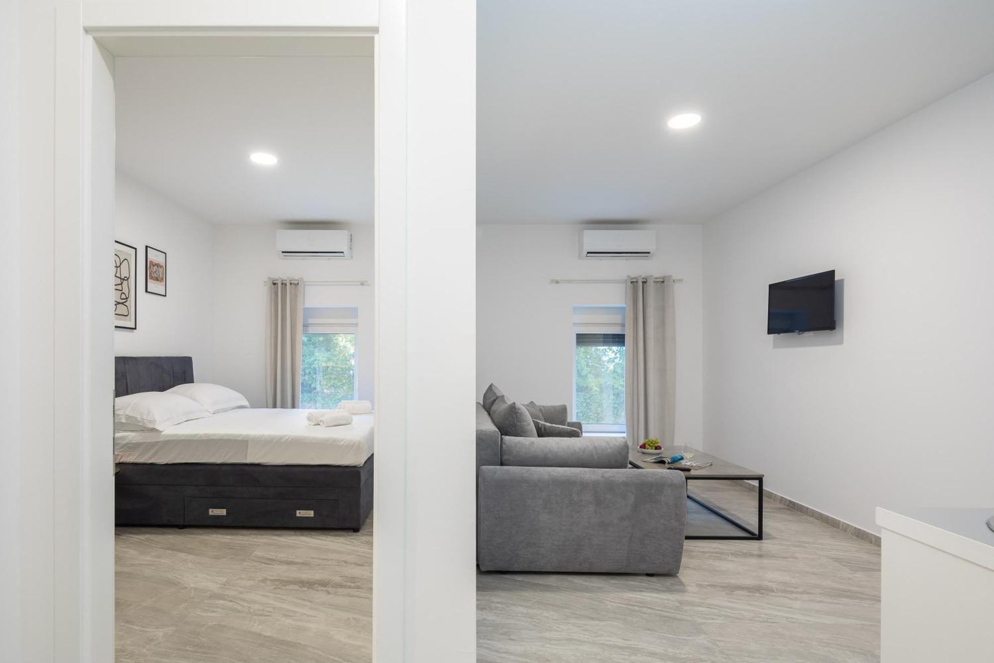 Beachfront Apartments Providenca With Free Parking Makarska Camera foto