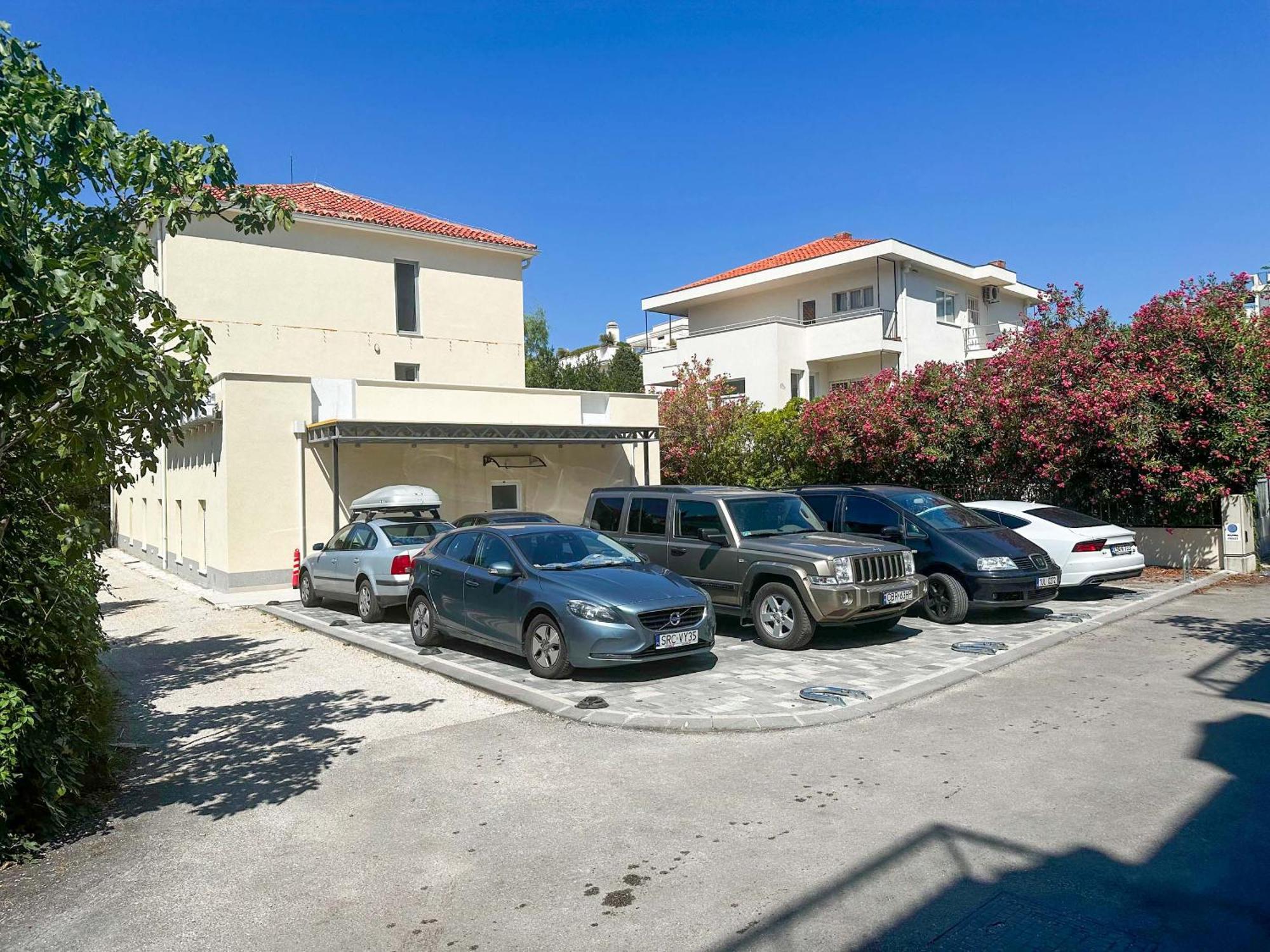 Beachfront Apartments Providenca With Free Parking Makarska Esterno foto
